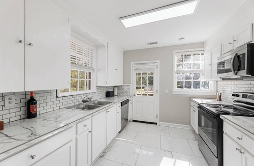 Gunter Afs House | Spacious 4-bedroom house in nice Montgomery with AC