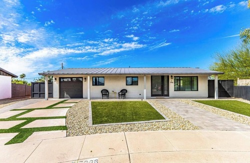 South Scottsdale House | Spacious 4-bedroom house in adorable Scottsdale with AC