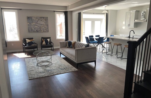 Pickering House | Spacious 4-bedroom house in Pickering