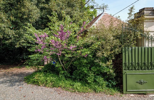 Bourgueil House | Spacious 4-Bedroom House for 10 Guests in Bourgueil, near Vineyards