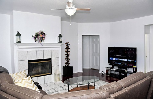 Southeast Arlington House | Spacious 4-bedroom house with AC, Wi-Fi superb in the Heart of Arlington, TX!