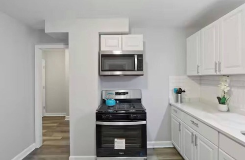 Broadview House | Spacious 4-bedroom house in fantastic Broadview