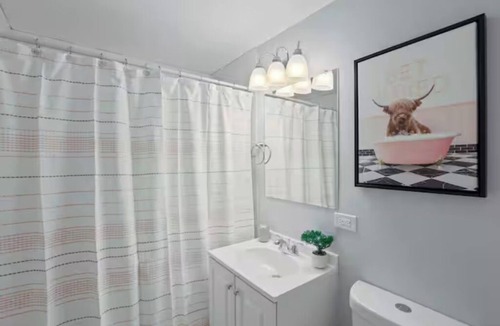 Broadview House | Spacious 4-bedroom house in fantastic Broadview