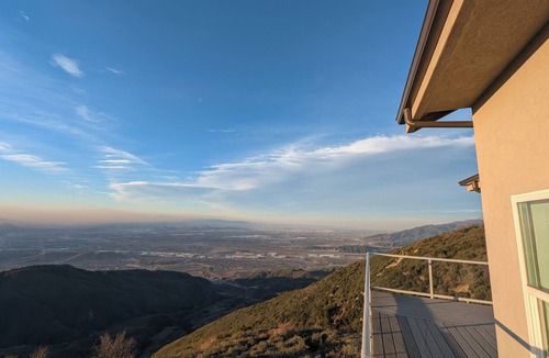 Crestline House | Spacious 4-bedroom house in gorgeous Crestline with great view and pull table