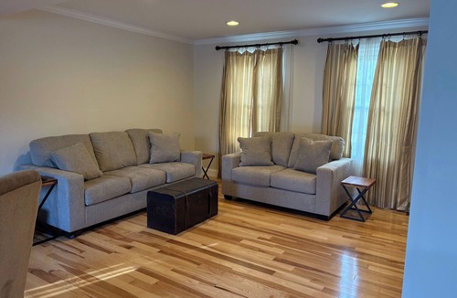 Parole House | Spacious 4-bedroom house with AC in Annapolis area