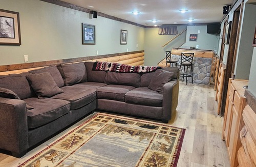Indianola House | Spacious 4-bedroom house, large yard in beautiful Indianola.