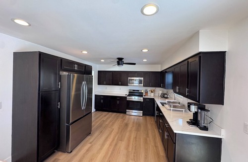 New Lenox House | Spacious 4-bedroom house in tranquil New Lenox with AC