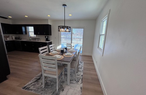 New Lenox House | Spacious 4-bedroom house in tranquil New Lenox with AC