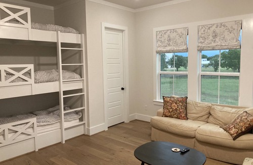 Round Top House | Spacious 4 Bedroom House - 3/4 Mile to Round Top Center!