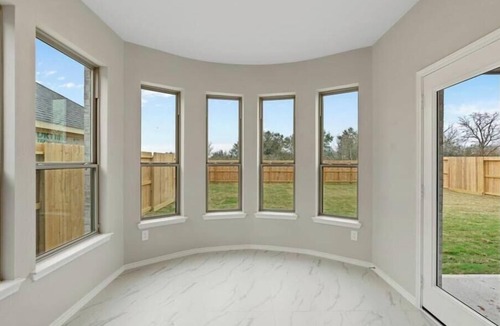 Rosenberg House | Spacious 4-Bedroom Home in Richmond,Bright Interiors, and a Relaxing Atmosphere.