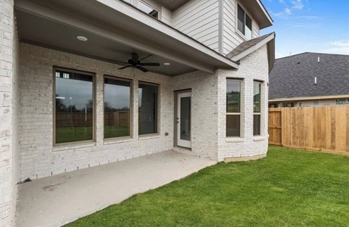 Rosenberg House | Spacious 4-Bedroom Home in Richmond,Bright Interiors, and a Relaxing Atmosphere.