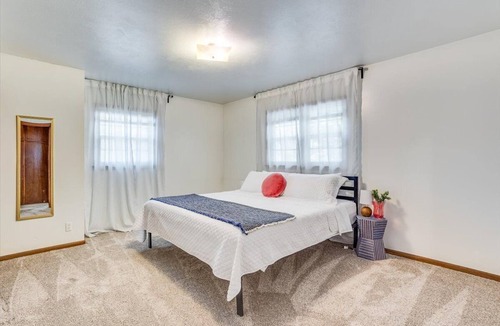 Wichita House | Spacious 4 Bedroom Home w/POOL In Safe Area!