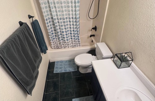 Deer Valley House | Spacious 4-bedroom house with AC in serene Glendale