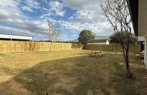 Magnolia House | Spacious 4-bedroom house with WiFi and AC in charming Magnolia!