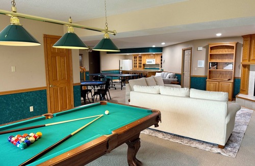 Umber View Heights House | Spacious 4-bedroom house in serene Stockton with lake views