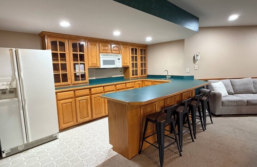 Umber View Heights House | Spacious 4-bedroom house in serene Stockton with lake views