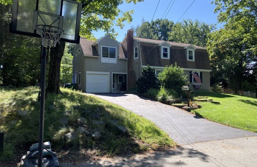 Westwood House | Spacious 4-bedroom house with AC near World Cup/Gillette Stadium
