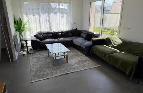 Escoville House | Spacious 4-Bedroom House Near Pegasus Bridge & Caen