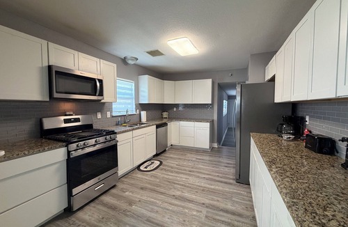 Abilene House | Spacious 4-bedroom house in serene Abilene with AC