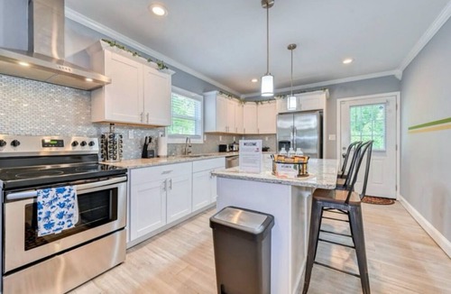 Southwestern House | Spacious 4-bedroom house in beautiful Atlanta with AC, WiFi -10min from airport