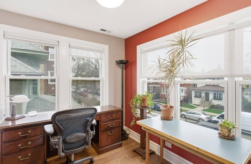 Albany Park House | Spacious 4-bedroom house in beautiful Chicago
