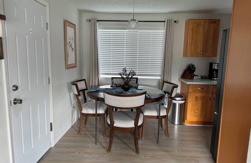 Everett House | Spacious 4-bedroom house in amazing Everett with WiFi