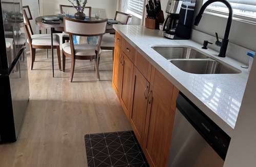 Everett House | Spacious 4-bedroom house in amazing Everett with WiFi