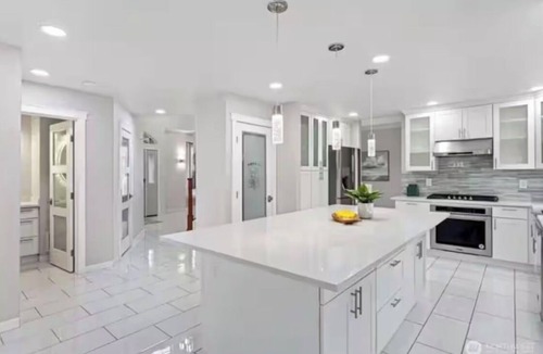 Silver Lake House | Spacious 4-bedroom house in charming Everett with AC