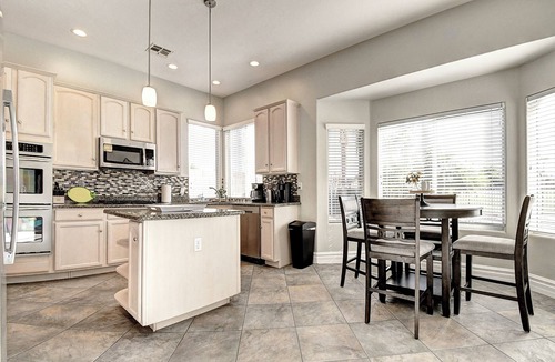 Greenfield Lakes House | Spacious 4-bedroom house in marvelous Gilbert!