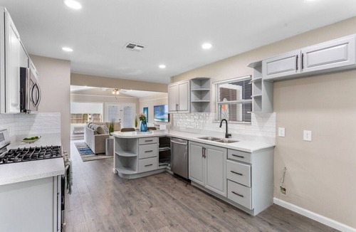 Spring Branch West House | Spacious 4-bedroom house in Prime Location!
