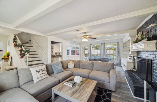 Mission Bend House | Spacious 4-bedroom house in beautiful Houston with AC