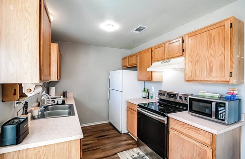 Killeen House | Spacious 4-bedroom house with AC, WiFi in charming Killeen