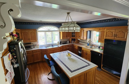 Leawood House | Spacious 4-bedroom house in delightful Leawood with AC
