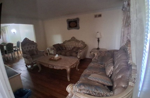 Ellendale House | Spacious 4-bedroom house in serene Memphis with AC
