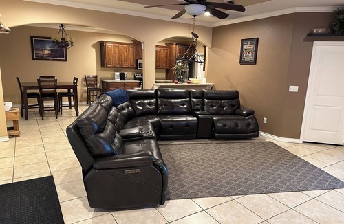 Midland House | Spacious 4-bedroom house in Midland with AC