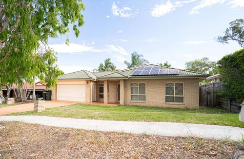 Doolandella Ski Chalet | Spacious 4-Bedroom house