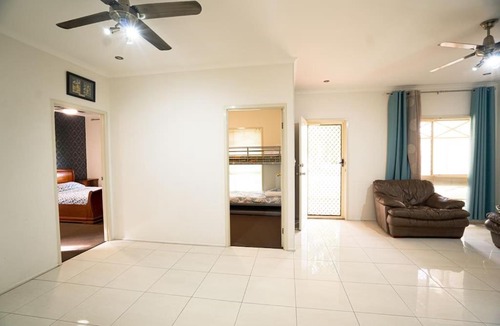 Doolandella Ski Chalet | Spacious 4-Bedroom house