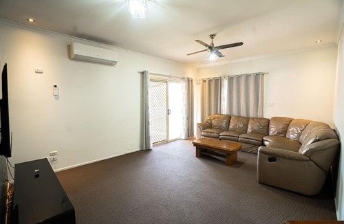 Doolandella Ski Chalet | Spacious 4-Bedroom house