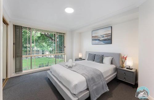 Epping House | Spacious 4-Bedroom House in Peaceful Epping