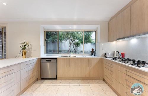 Epping House | Spacious 4-Bedroom House in Peaceful Epping