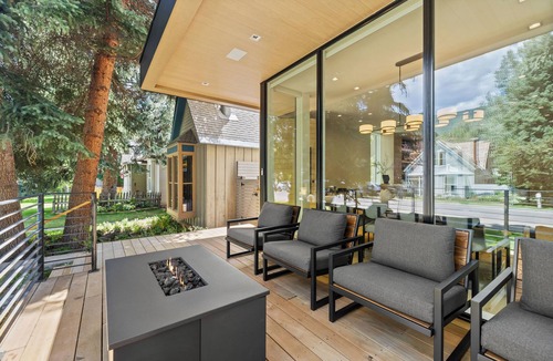 West End House | Spacious 4-bedroom house in gorgeous Aspen with fitness and entertainment room.