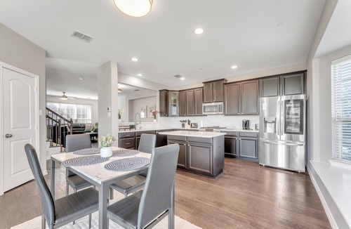 Las Colinas House | Spacious 4-bedroom house w/AC and WiFi in amazing Entire home in Irving, Texas