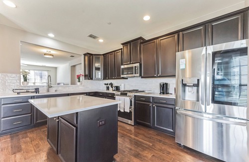 Las Colinas House | Spacious 4-bedroom house w/AC and WiFi in amazing Entire home in Irving, Texas