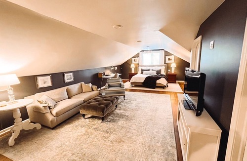 Wendel House | Spacious 4-bedroom house right off turnpike