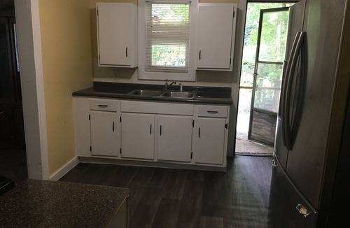 Mobile House | Spacious 4-bedroom house in peaceful Mobile with AC
