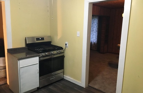 Mobile House | Spacious 4-bedroom house in peaceful Mobile with AC