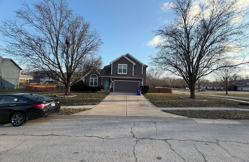 Olathe House | Spacious 4-bedroom house in charming Olathe