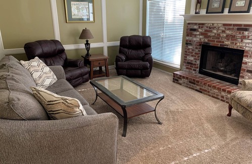 Owasso House | Spacious 4-bedroom house with AC and WiFi in charming Owasso