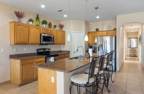 Paradise Valley Village House | Spacious 4-bedroom house in awesome Phoenix with AC