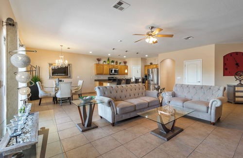 Paradise Valley Village House | Spacious 4-bedroom house in awesome Phoenix with AC
